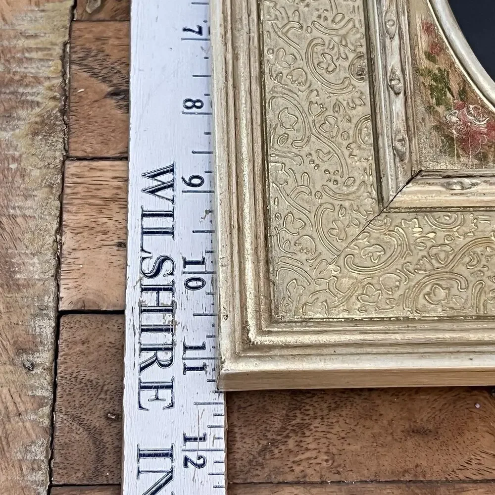 Vintage Hallmark Picture Frame Gilded Wood Construction Decorative Oval Embossed